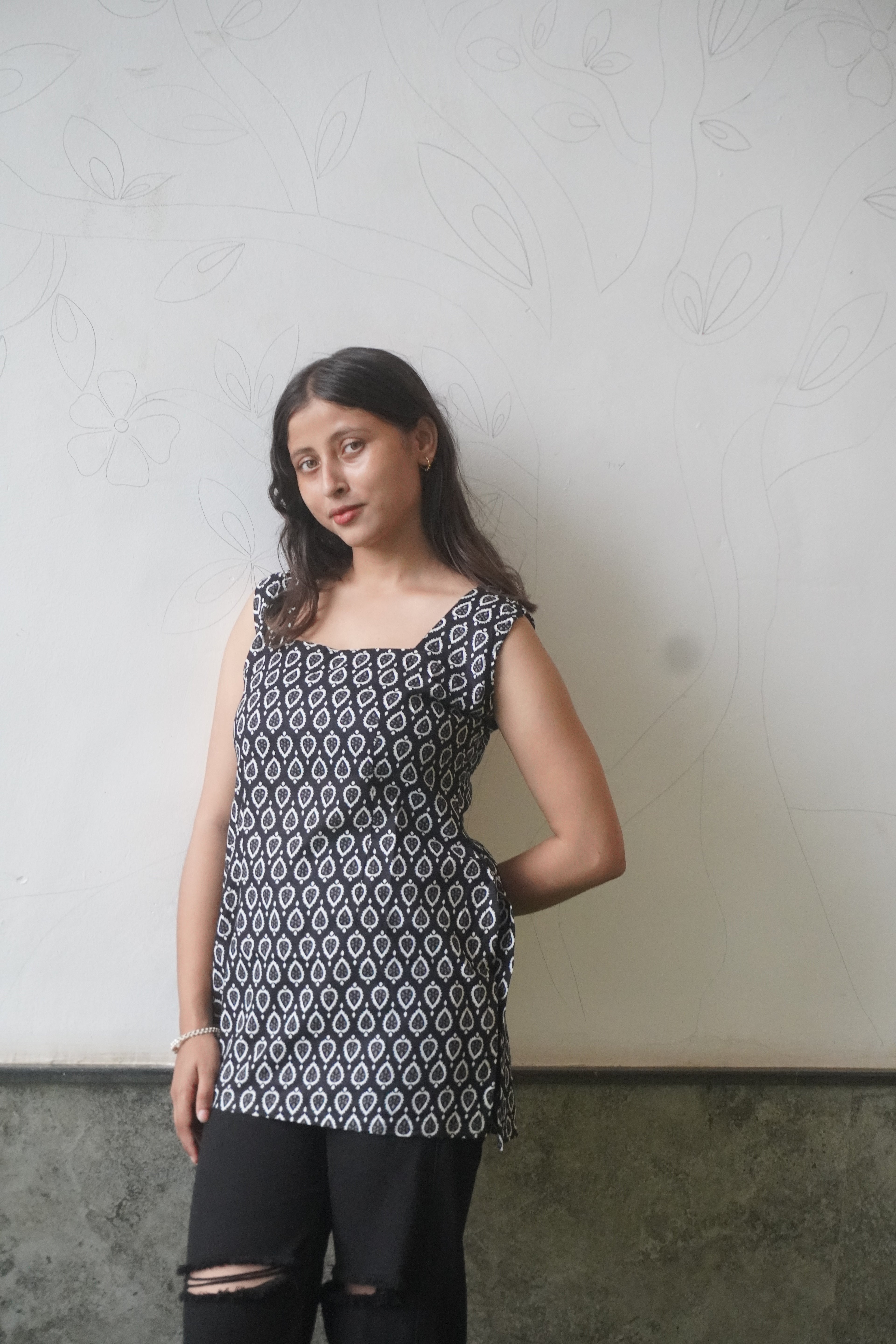 Black Ikat Print Sleeveless Cotton kurti