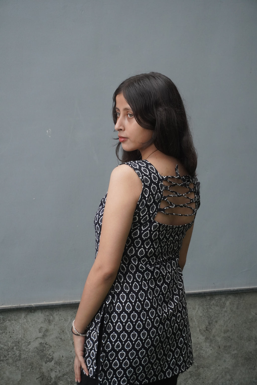 Black Ikat Print Sleeveless Cotton kurti